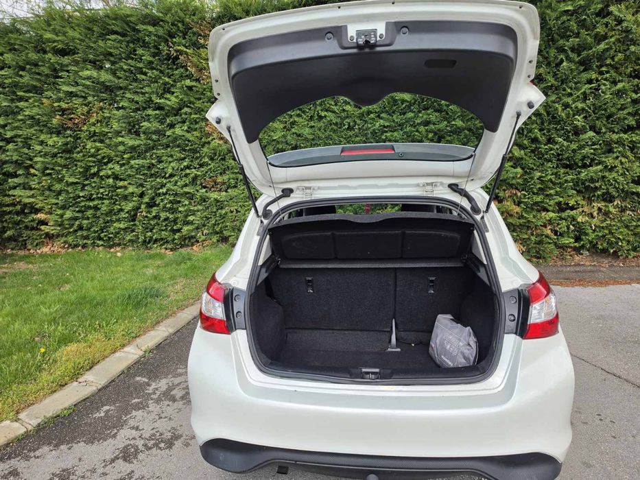 Продавам Nissan Pulsar 1.2