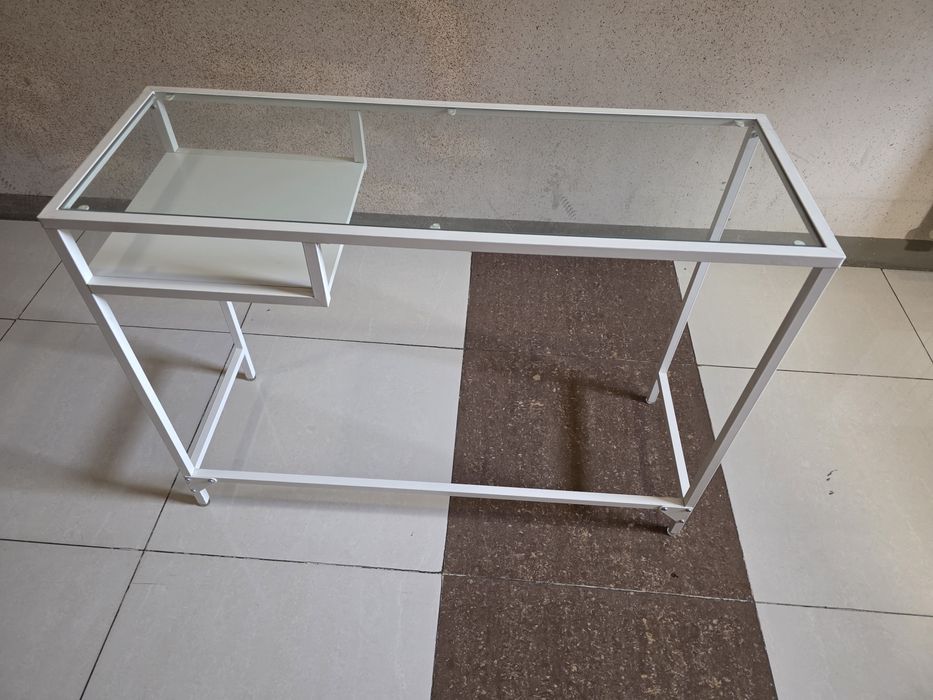 Стол для ноутбука IKEA, б/у, в отличном состоянии