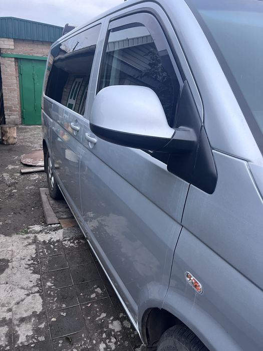 Volkswagen Caravela T5 rest