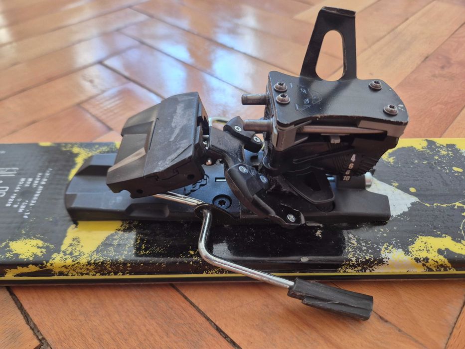 Един автомат за ски туринг Dynafit radical S Turn