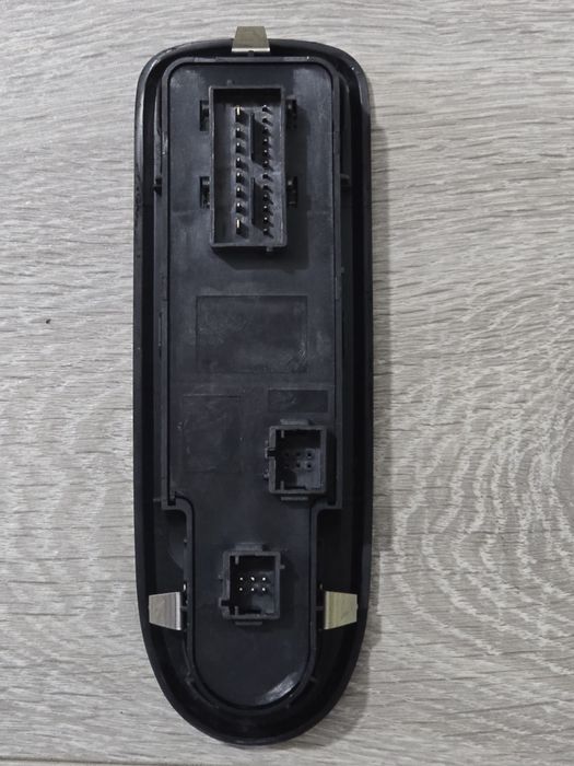 Buton master geamuri electrice 26 pini pentru Peugeot 308 / 508