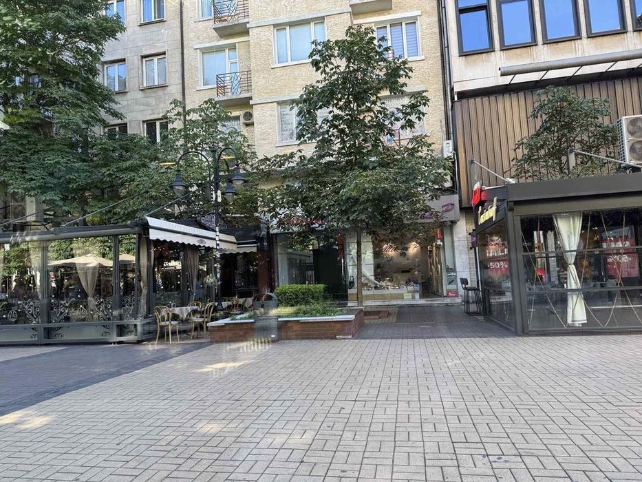 Магазин в София- площ 15 цена 299999