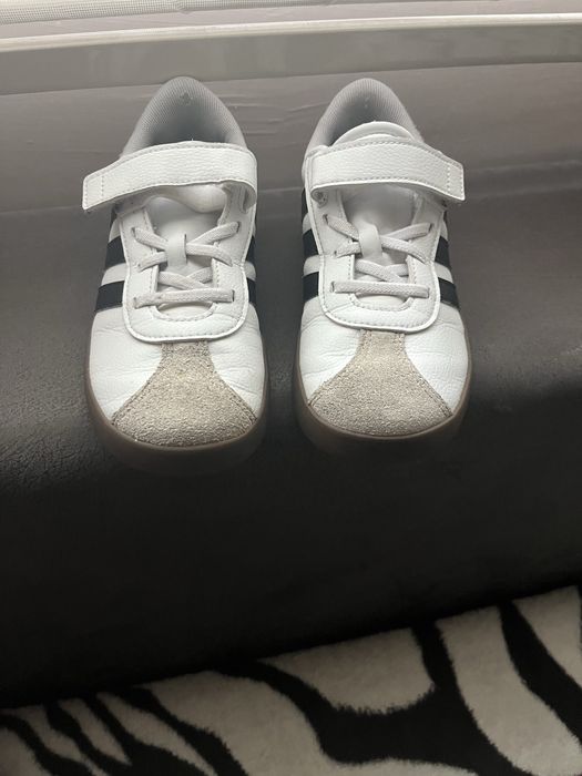 Детски обувки на Adidas 34 номер