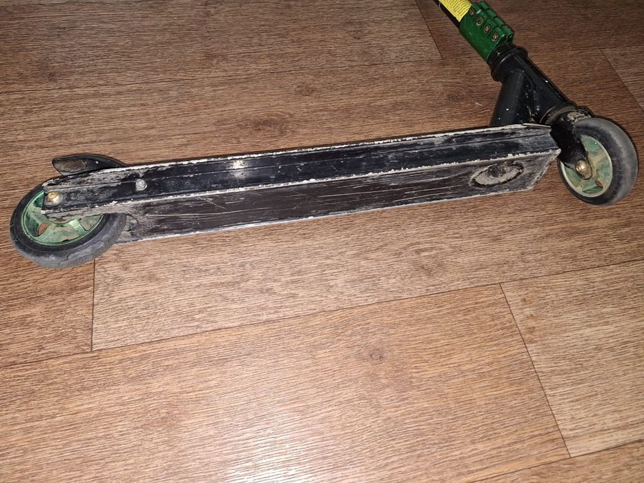 Продам детский самокат б/у