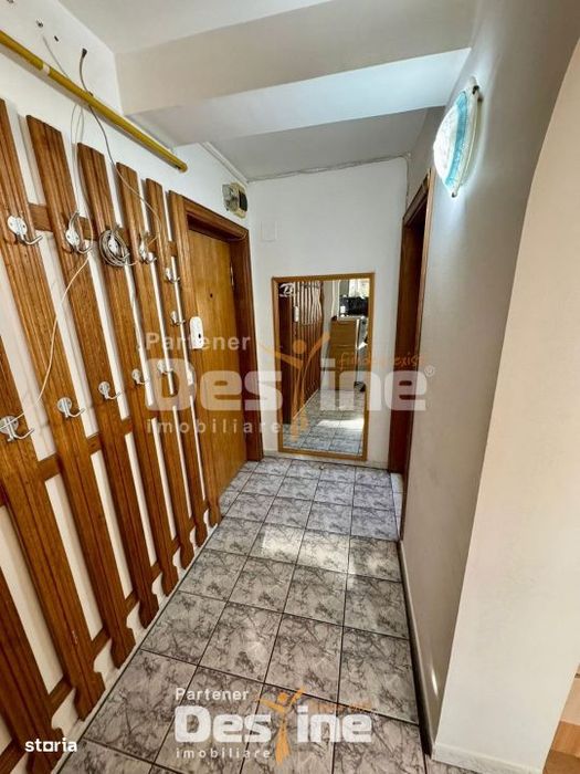 Podu Ros - Apartament 3 camere semidecomandat, MOBILAT si UTILAT