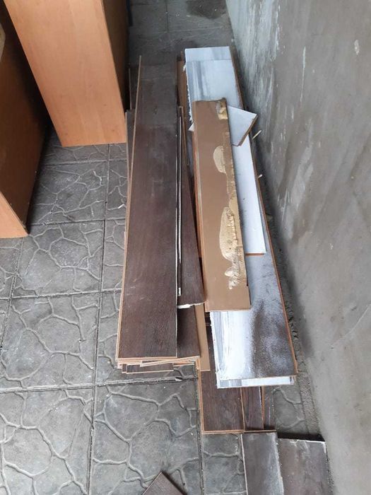 Отдам б/у ламинат