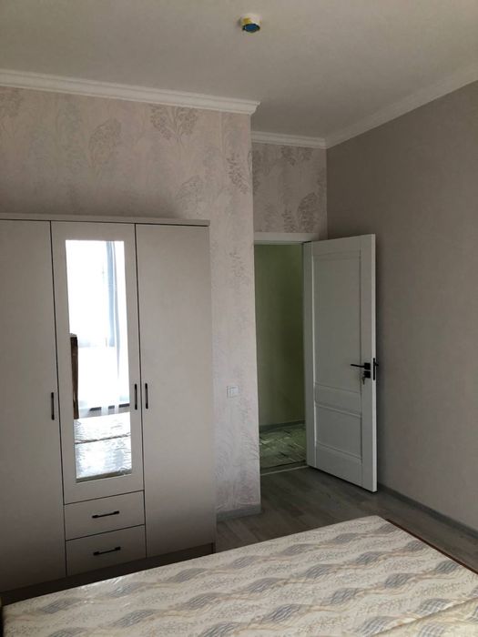Продаю квартиру  3 комнатную УзБум