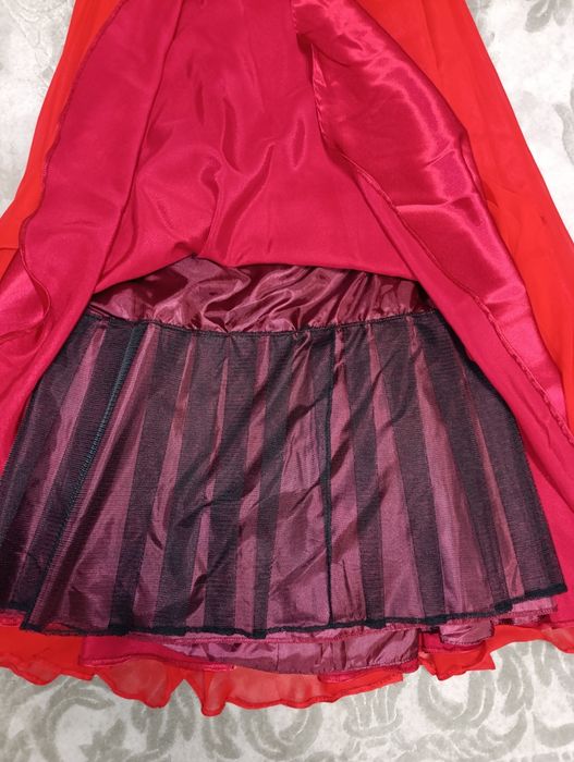 Rochie cu corset roșu