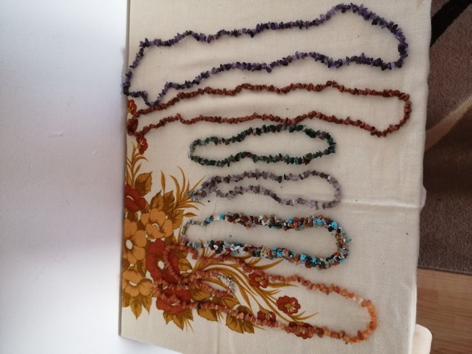 Vând inele și colier