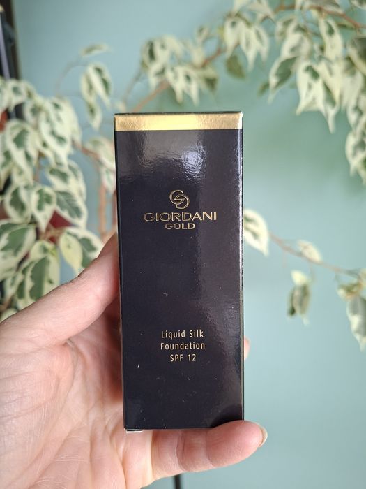 Течен фон дьо тен  Giordani Gold Silk