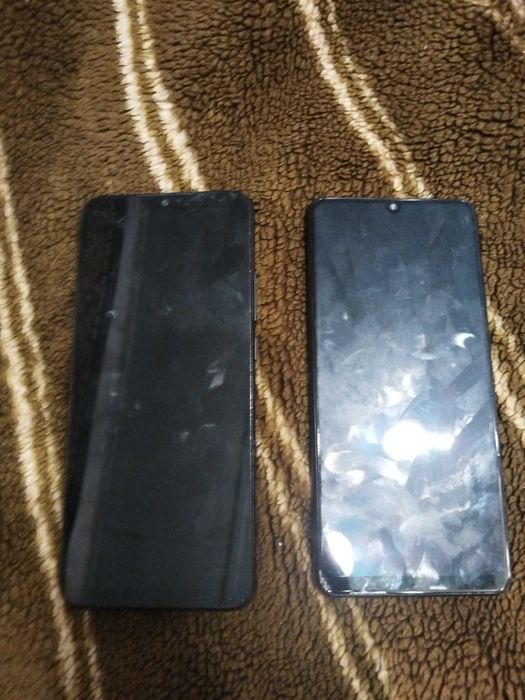 Продам 2 телефона