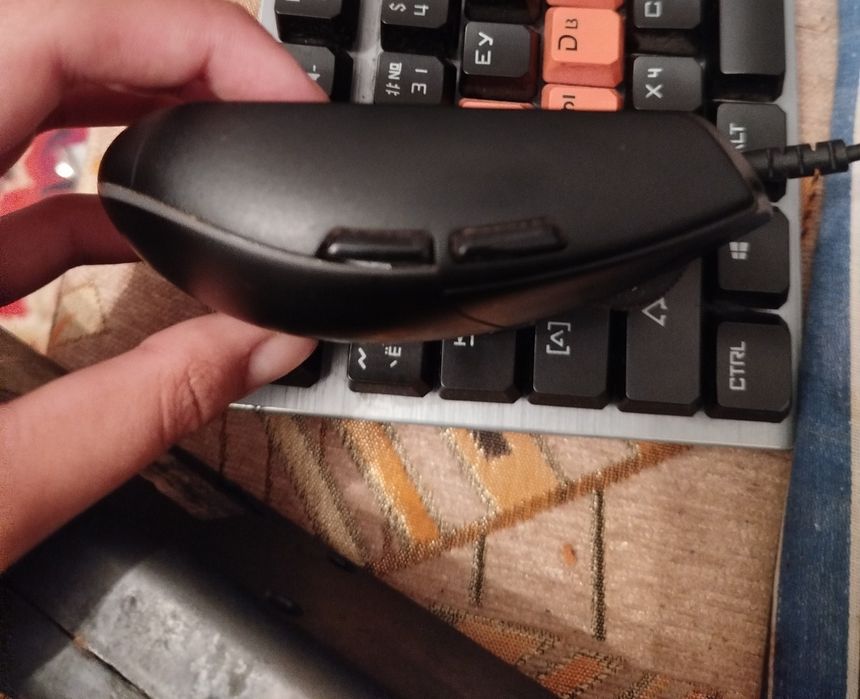 Продам мышку Logitech G102