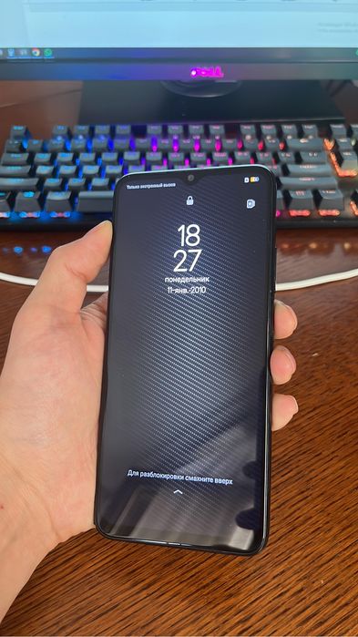Продам oppo a38 срочно