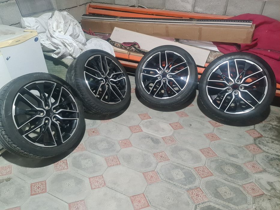 Диски с шинами в комплекте