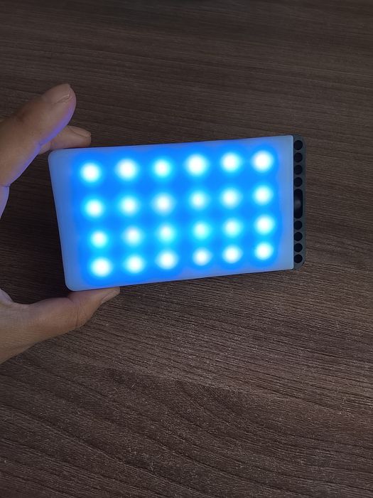Продам rgb  лампу