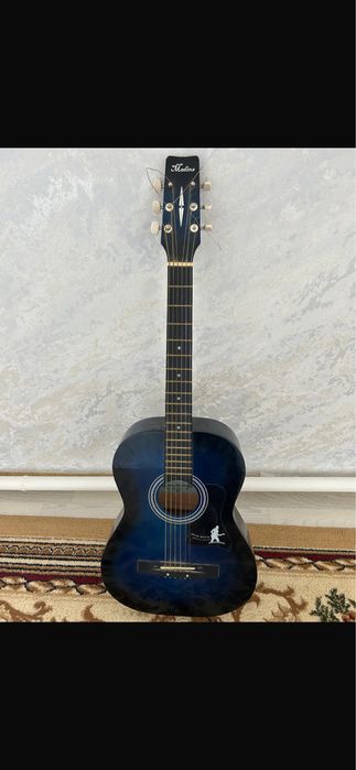 Гитара акустика .