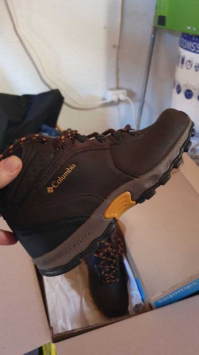 Bocanci Columbia mărimea 37 noi