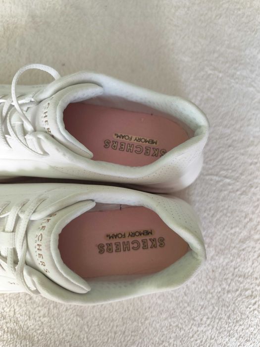 Дамски маратонки нови