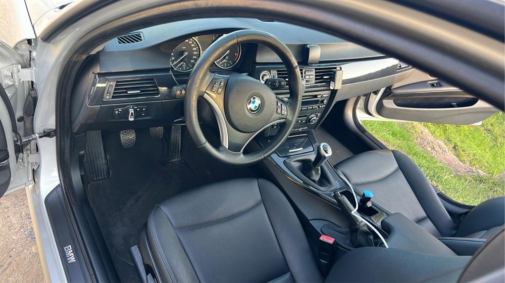 BMW 320d E90, 2.0 Diesel, Berlină, stare bună