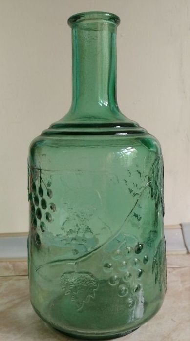 Гул ваза , графин, сувенир чойнак хаммаси 35000