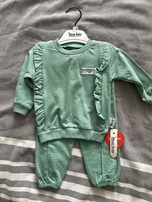 Продам новые костюмчики