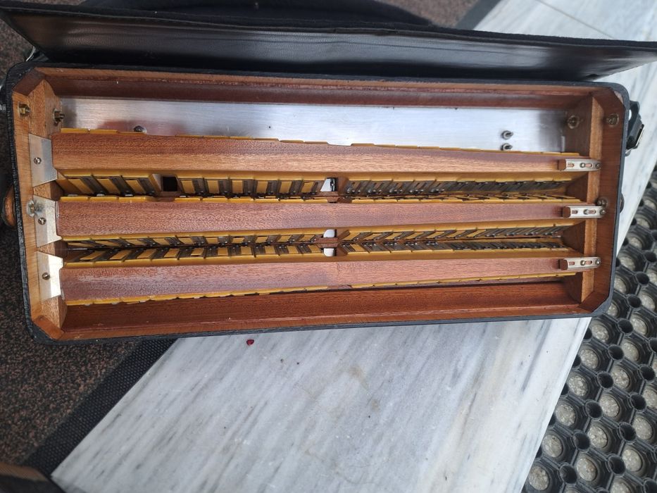 Acordeon italian crucianelli ( nou)