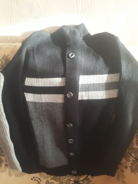 Продаётся, свитера мужские