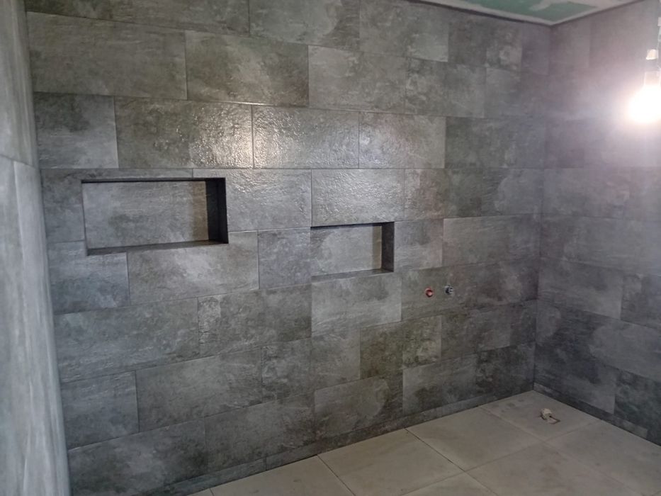 Execut lucari interioare si exterioare