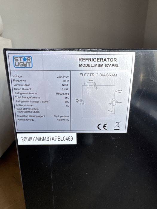 Frigider minibar Star-Light MBM-67APBL, 65 L, negru stare foarte bună
