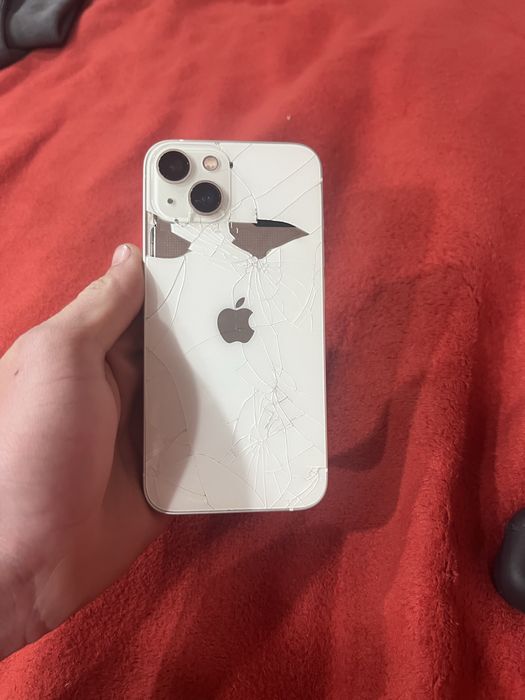 Продам iPhone 13