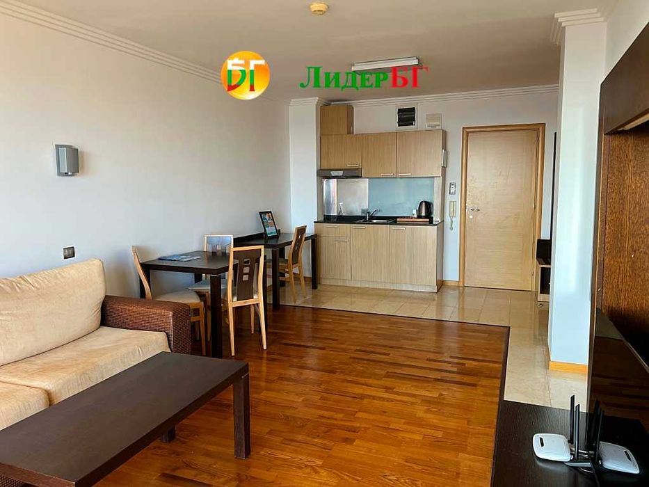 Двустаен апартамент с фронтална морска панорама в комплекс със СПА