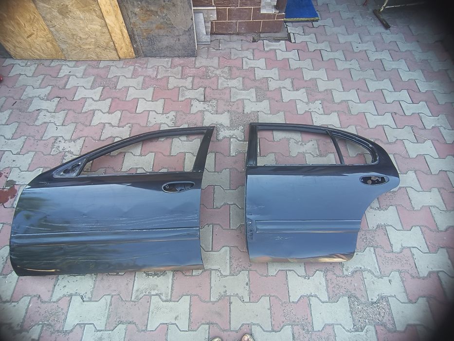 Б/у двери от Nissan Cefiro A32
Ес