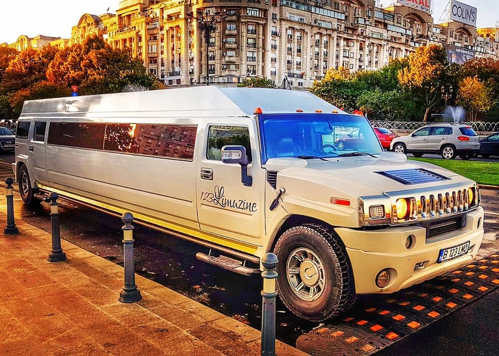 Limuzine de inchiriat de la 299 lei pe ora/ inchiriere limuzina ieftin
