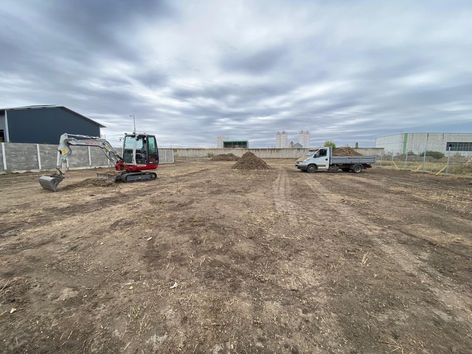 Sapaturi,bobcat,miniexcavator,fundatii,fosa,decopertat,apa,nivelat