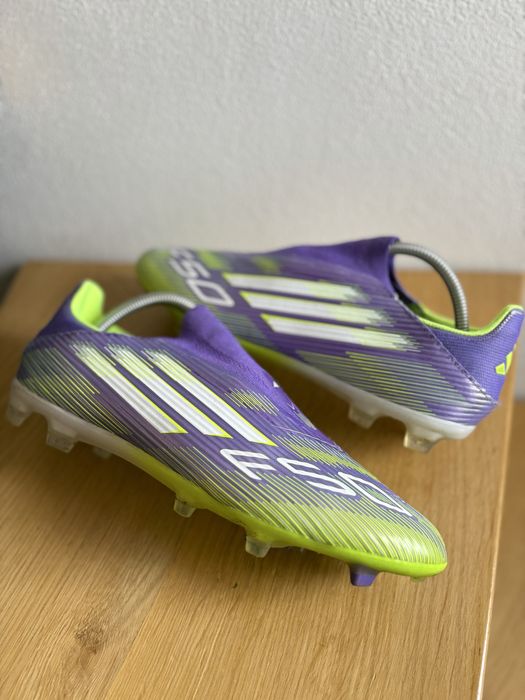 Vând ghete de fotbla adidas f50