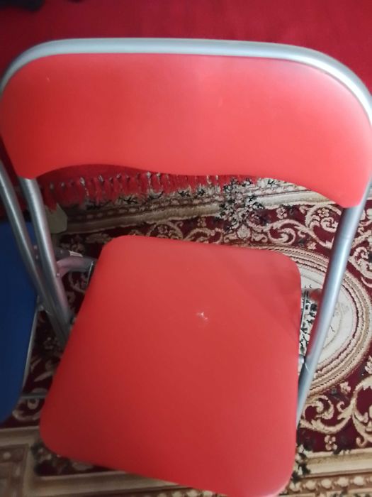 Vand scaune tapitate piele ecologica pt bucatarie, 4 bucati