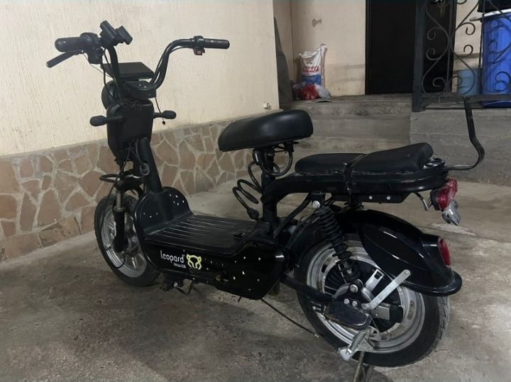 Скутер леопард 800w