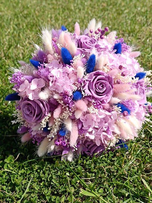 Buchete , cocarde,brățări, lumânări cununie și botez!