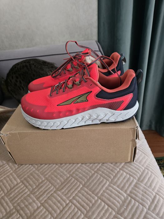 Кроссовки outriad 2. Размер 45. Маломерят.