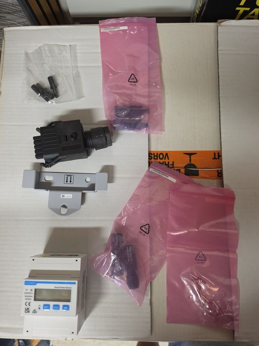 Huawei SUN2000-8KTL-M1 + Smart Meter DTSU666-H + Smart Dongle WiFi/Ethernet