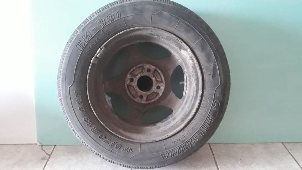 Продам комплект шин