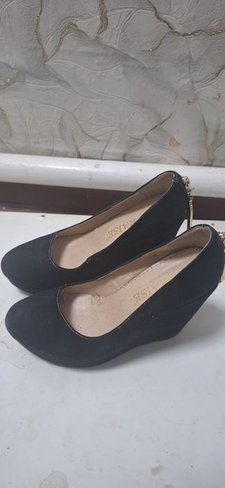 Продам туфли модные 38 разм