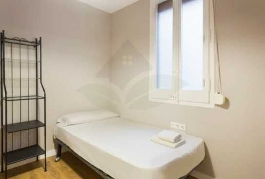 Дава се под наем Четиристаен апартамент в Пловдив, Изгрев - 94 кв.м за 255 € - Снимка #1