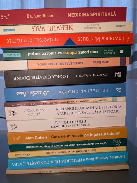 Vând cărți noi la ...