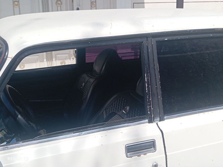 Vaz jiguli 2107  Yili 1990 Dokument generalniy Narxi 15 mln