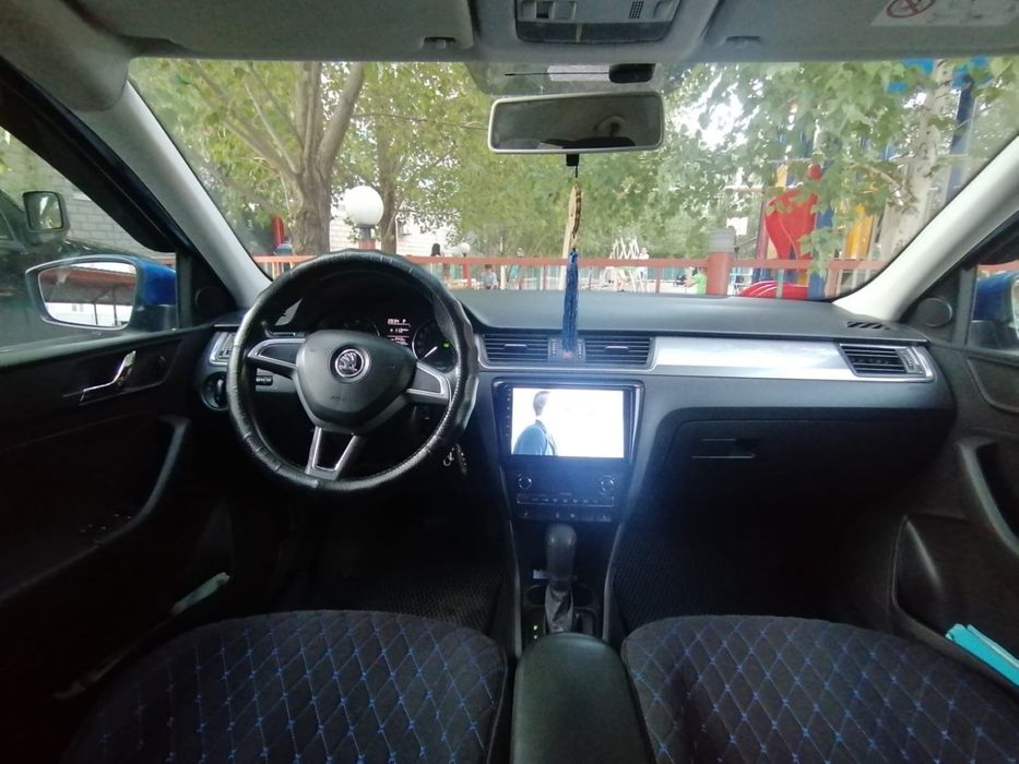 Продам машину шкода