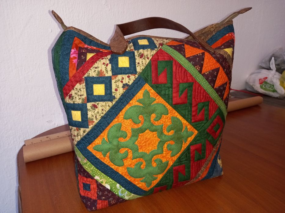 Лоскутная сумка ручной работы