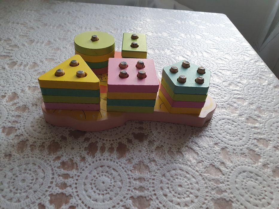 Продам детскую развивающую игрушку