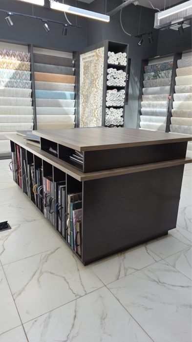 Стол для каталогов