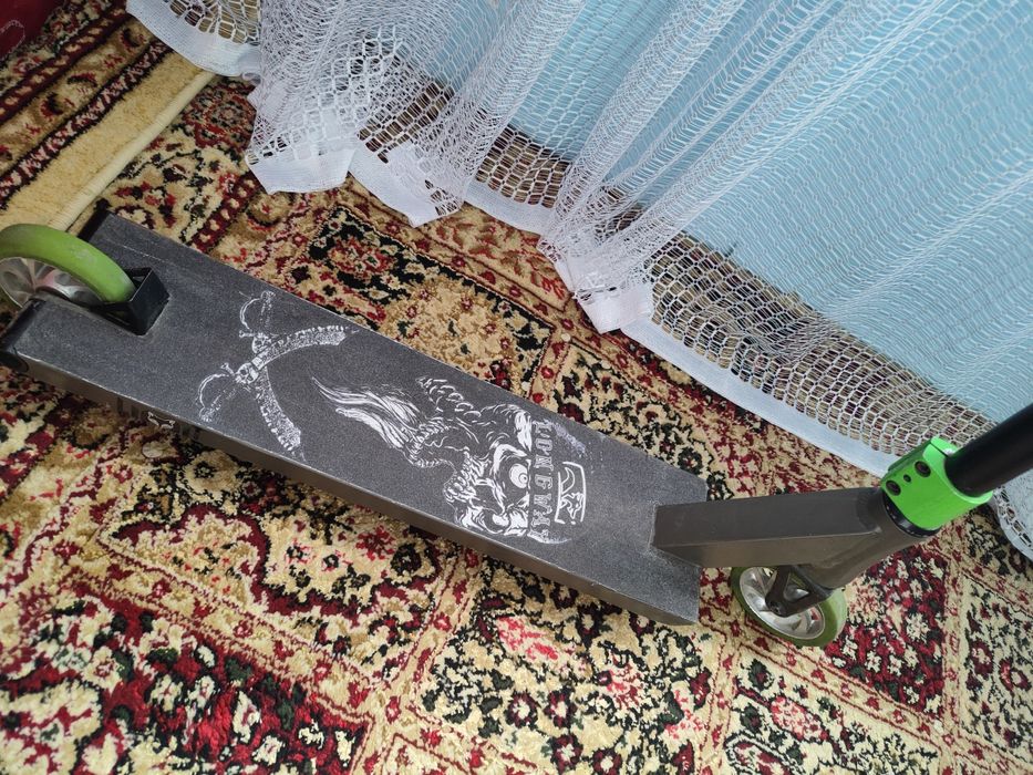 Трюковой самокат